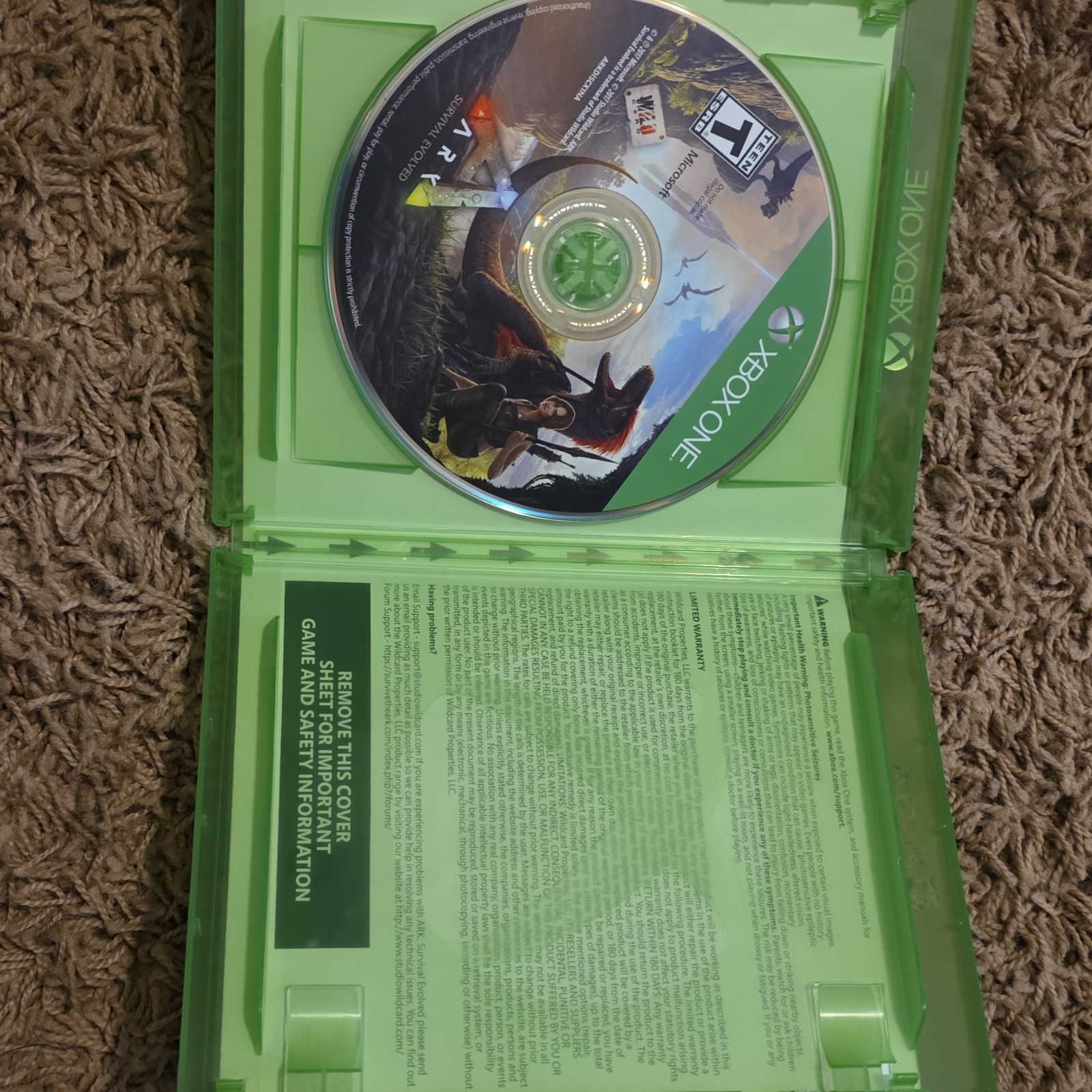 Studio Wildcard Ark: Survival Evolved Multiplayer Case, Disc Xbox One