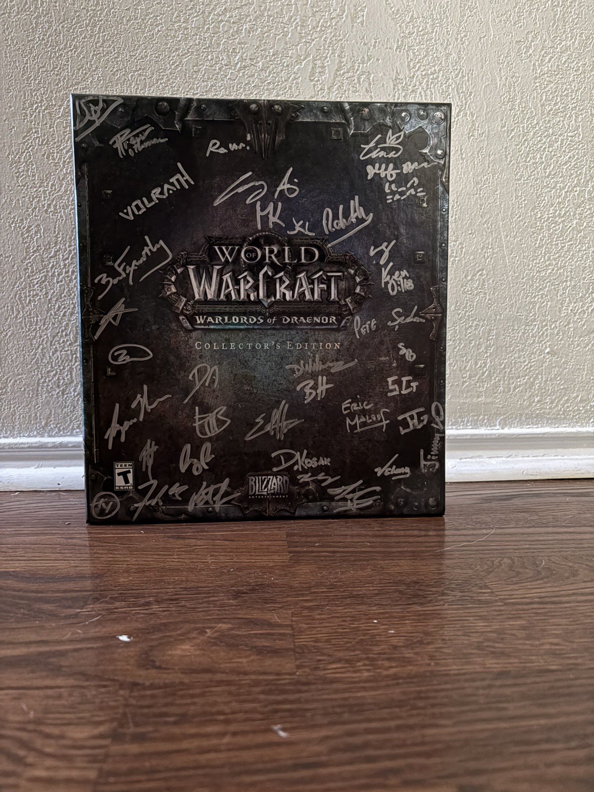 SIGNED World of Warcraft: Warlords of Draenor – Collector’s Edition BOX ONLY