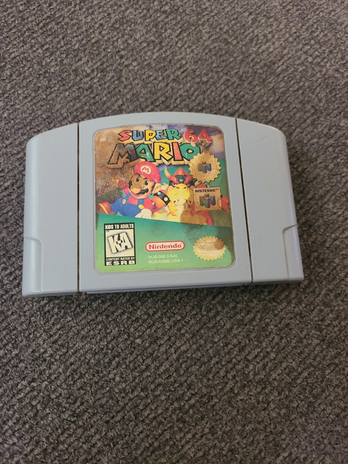 Super Mario 64 Nintendo 64 Video Game Cartridge. S1