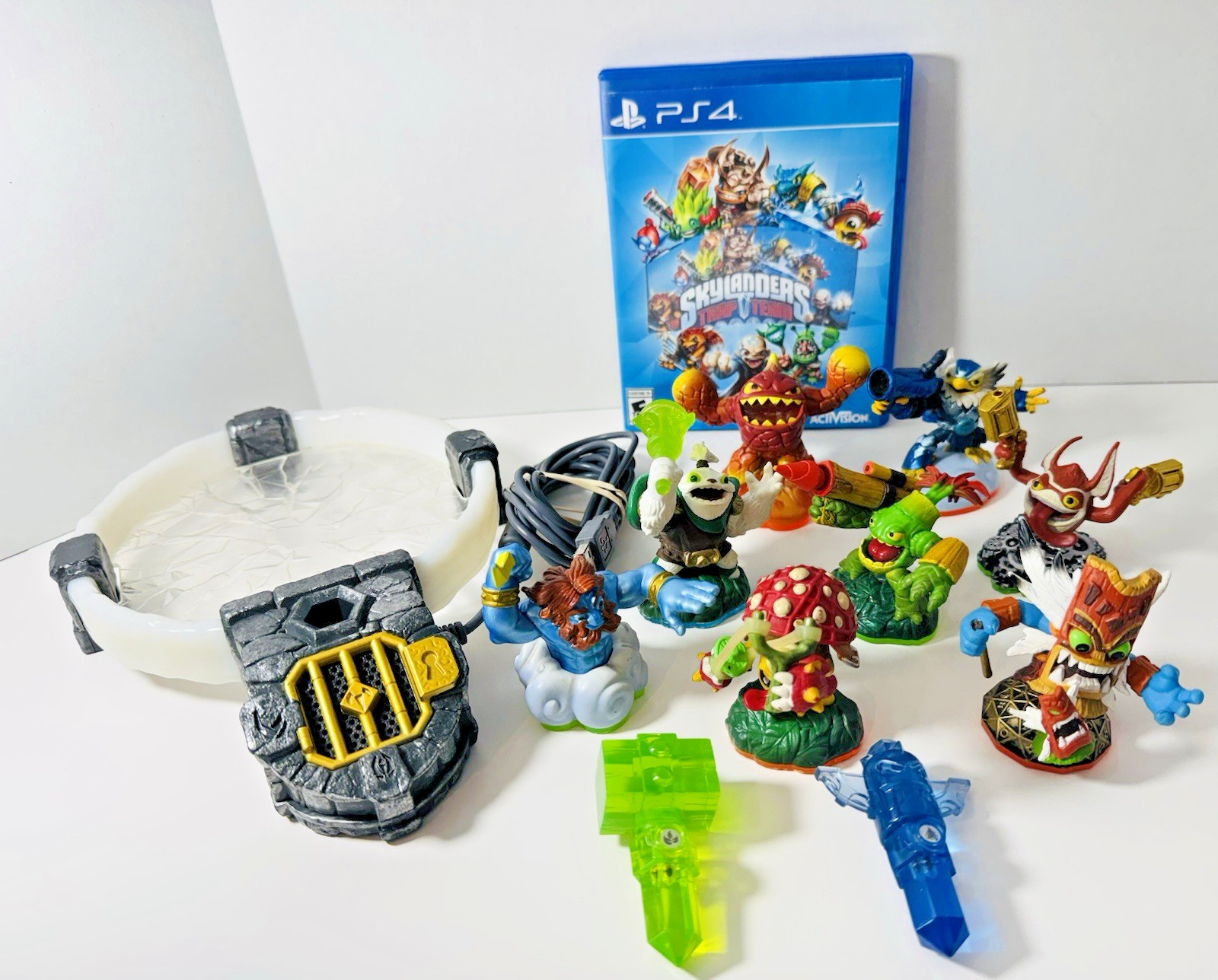 Skylanders: Trap Team (PlayStation 4) Game w/Portal and Random Figures PLZ READ