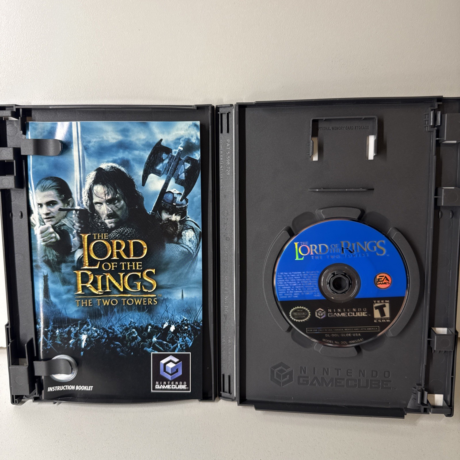 Lord of the Rings The Two Towers Nintendo GameCube 2002 CIB Black Label