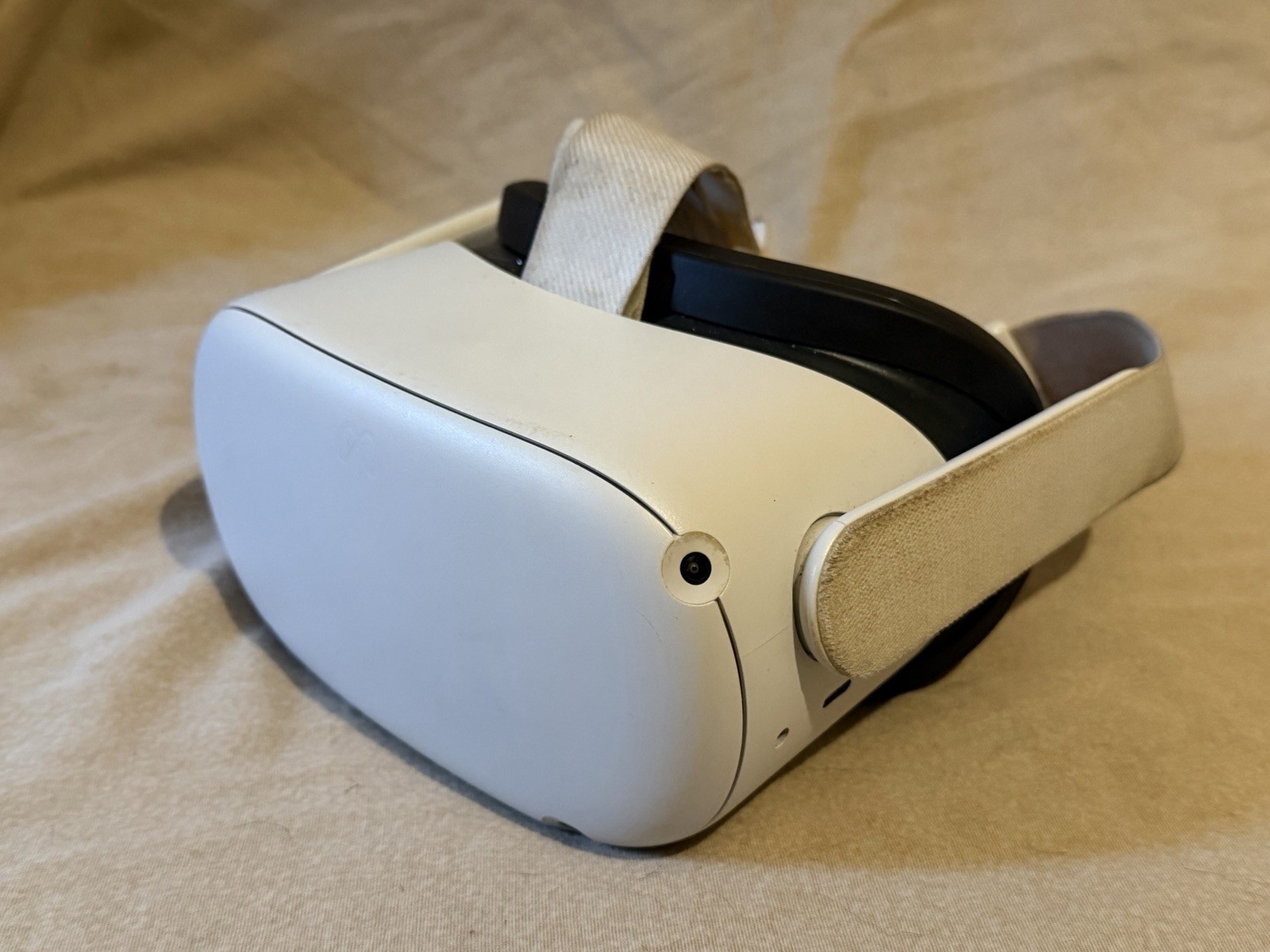 Metas Quest 2 – Used – Read Description