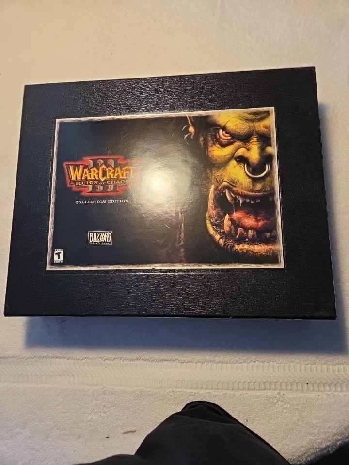 WARCRAFT III REIGN OF CHAOS – COLLECTOR’S EDITION VERY RARE PIECES