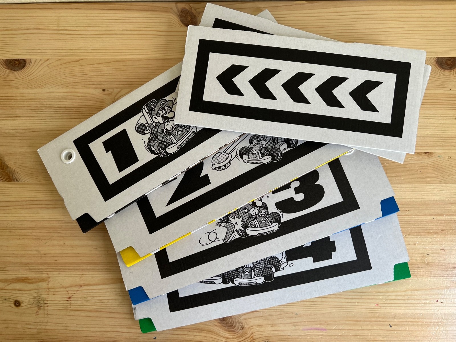 Mario Kart Live: Home Circuit – Mario Car and Gates