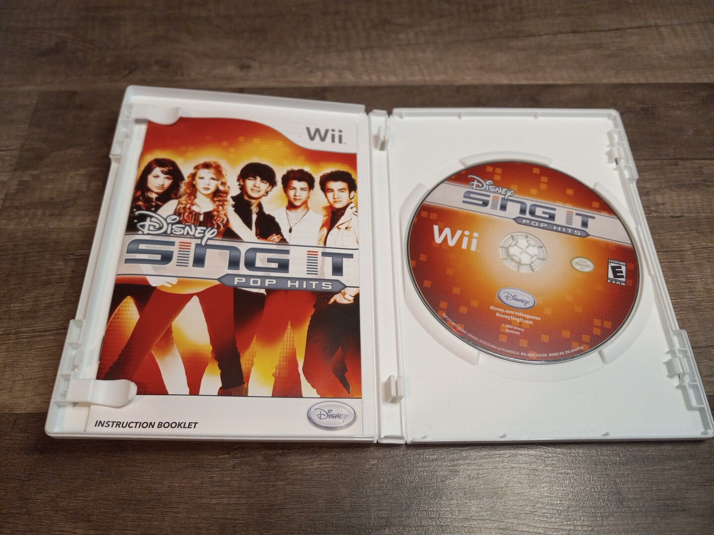 Disney Sing It: Pop Hits (Nintendo Wii, 2009) Complete Tested Free Shipping