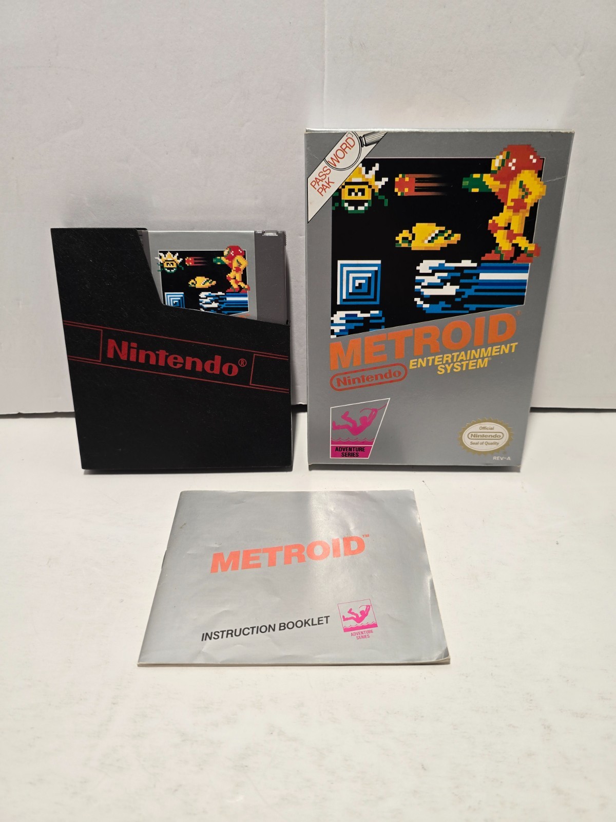 Metroid Nintendo NES Complete in Box CIB