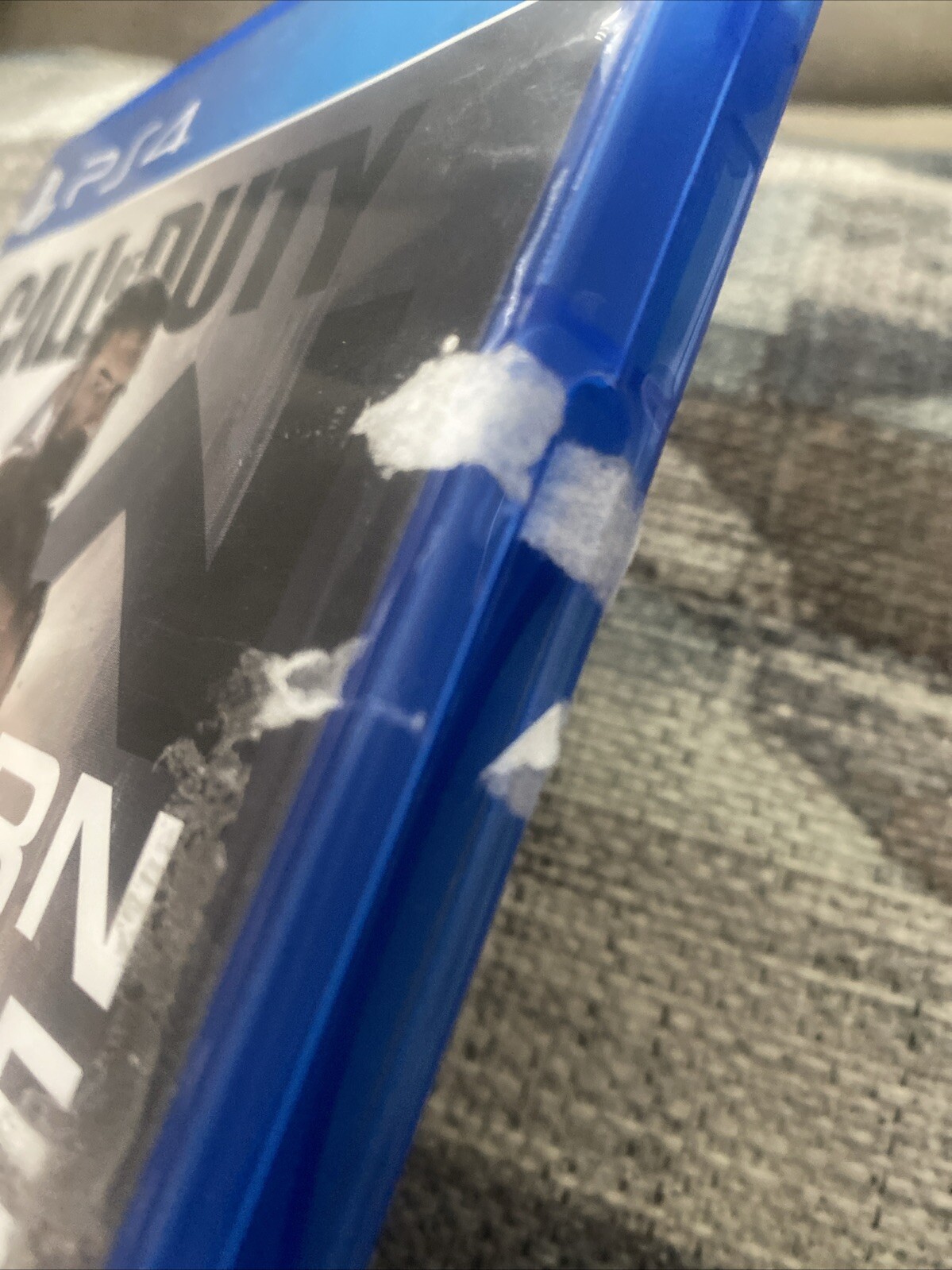Call of Duty: Modern Warfare – Sony PlayStation 4 with labels‘ residue