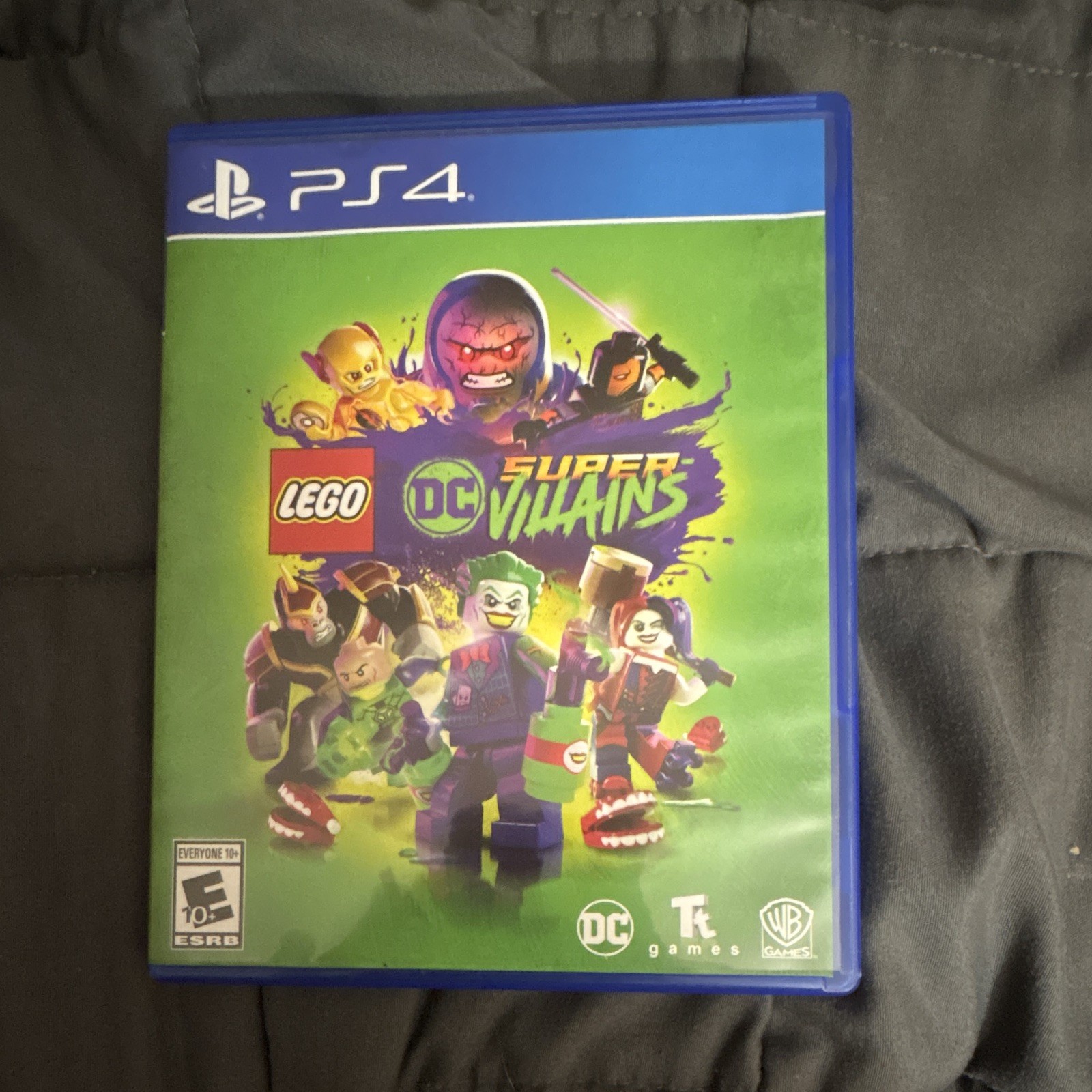 Warner Bros. Interactive – LEGO DC Super-Villains PS4 NTSC-U/C E10+ Multiplayer