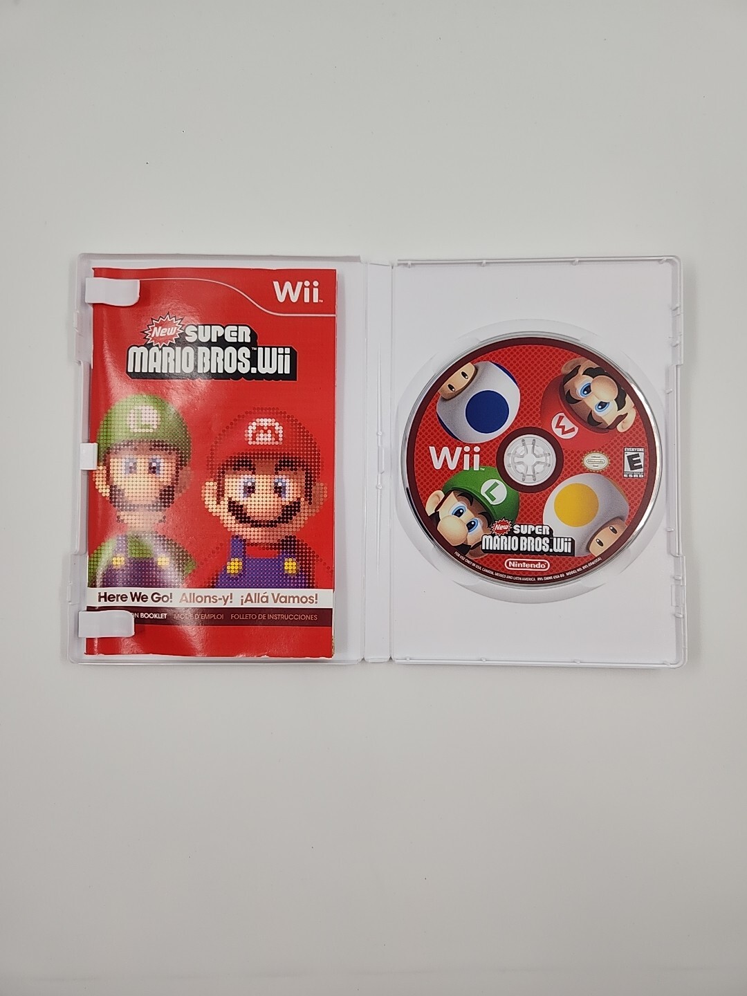 New Super Mario Bros. Wii Nintendo Wii Complete CIB