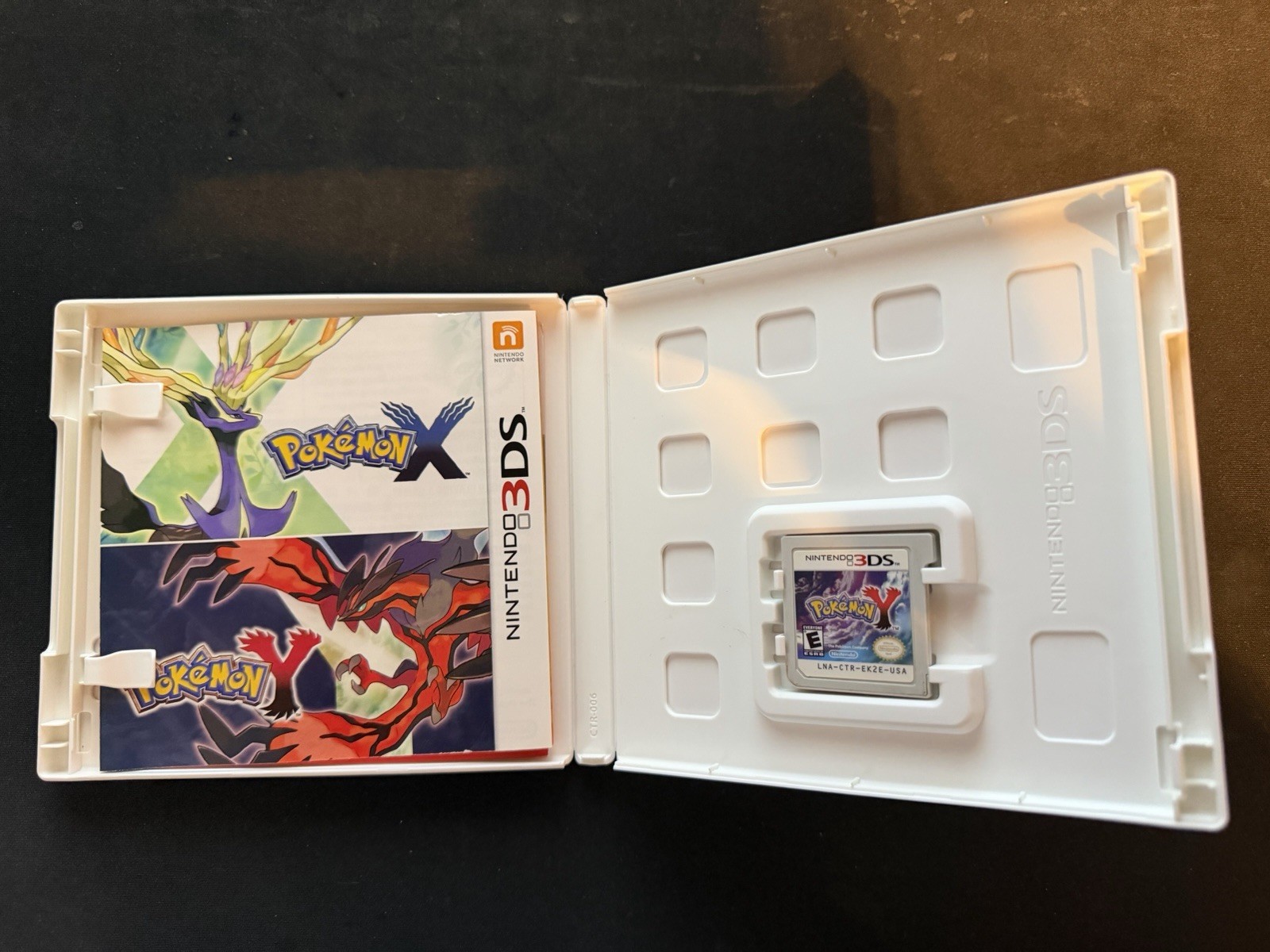 Pokémon Y Nintendo 3DS 2013 Complete CIB with Manual and Inserts