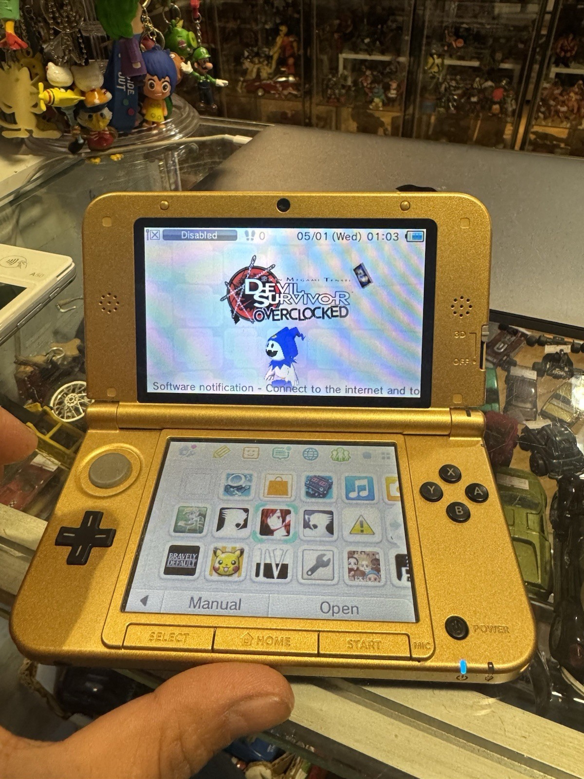 Nintendo 3DS XL The Legend of Zelda A Link Between Worlds Limited Edition Gold