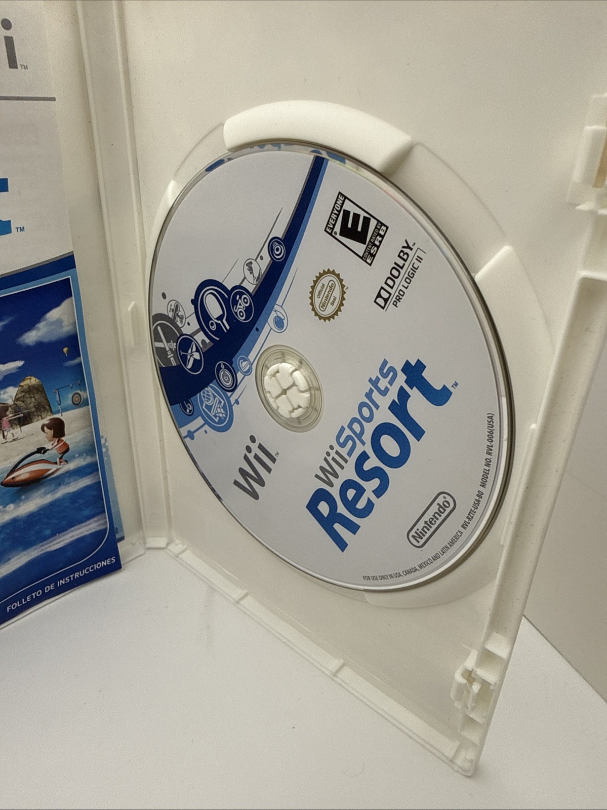 Wii Sports Resort with Manual and Case Nintendo Video Game