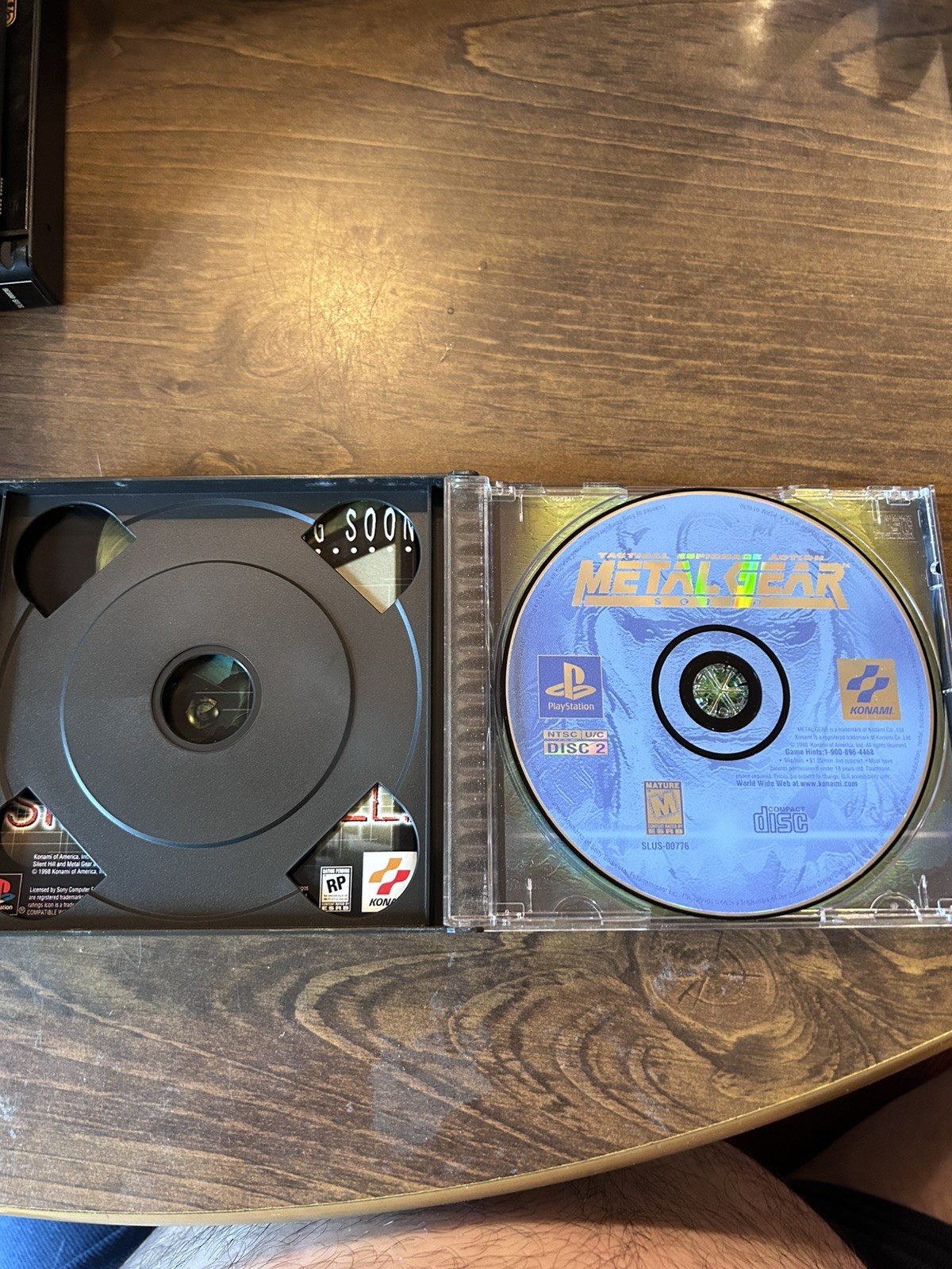 Metal Gear Solid (Sony PlayStation, 1998) CiB w/ Reg Card Black Label Tested