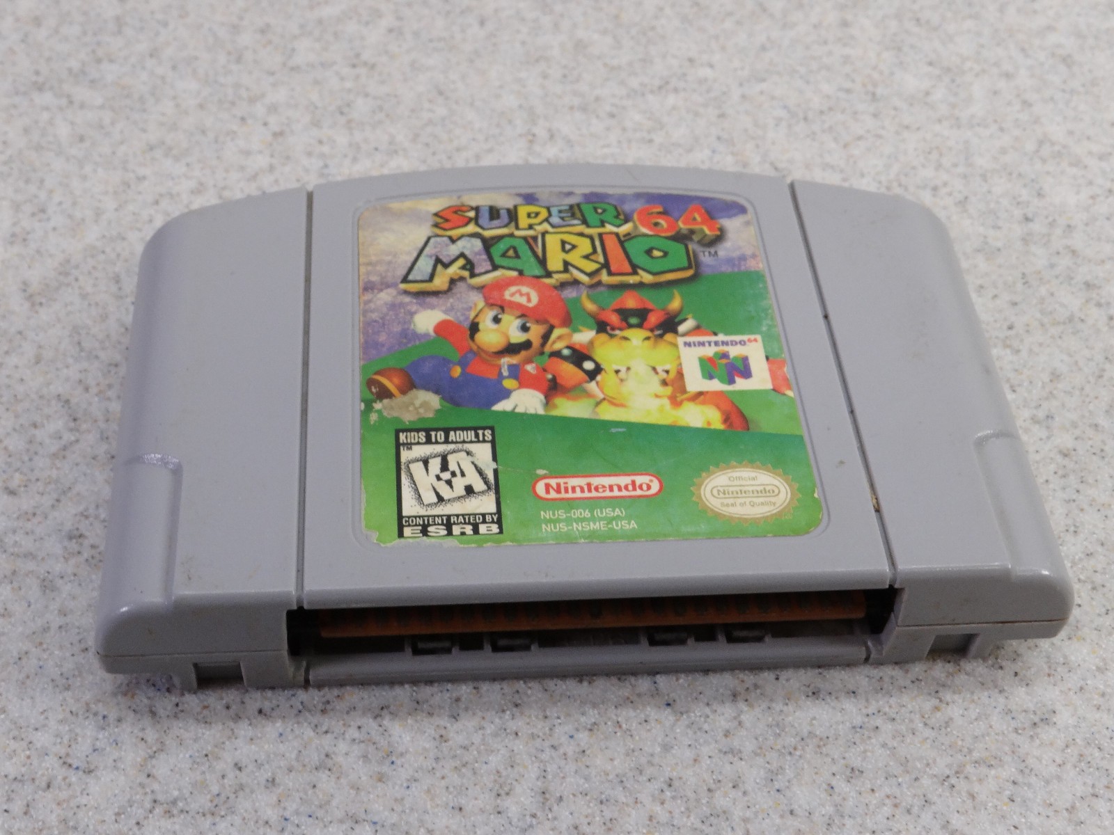 Super Mario 64 – Original and Authentic Nintendo 64 Game