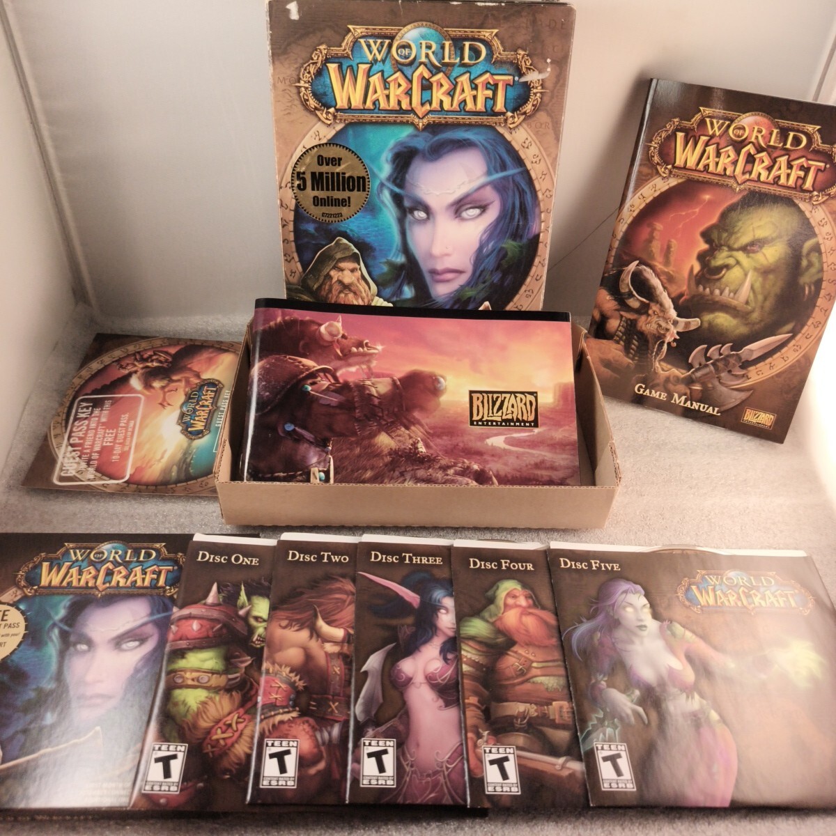 World of Warcraft (Windows/Mac, 2004, PC Game, Manual Included)