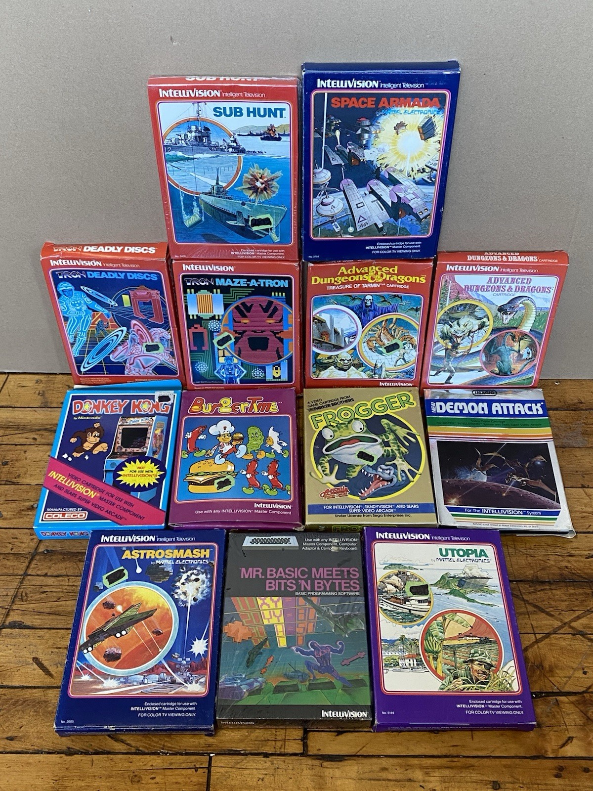 Intellivision Game Lot of 13 Boxed Sub Hunt Donkey Kong D&D Frogger 2 Sealed