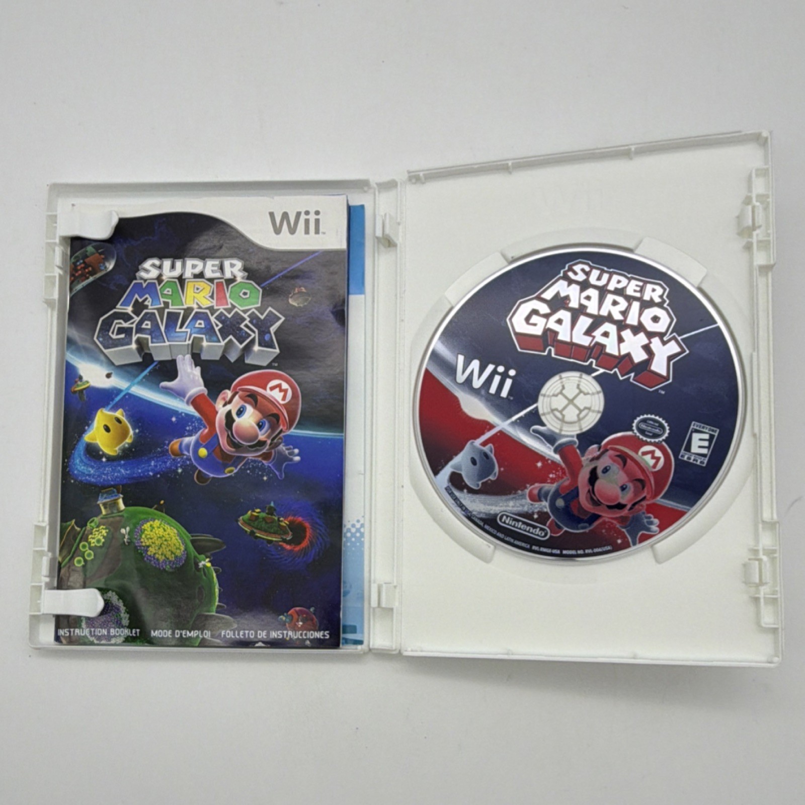 Super Mario Galaxy Nintendo Wii 2007 E-Everyone NTSC-U/C Manual Included