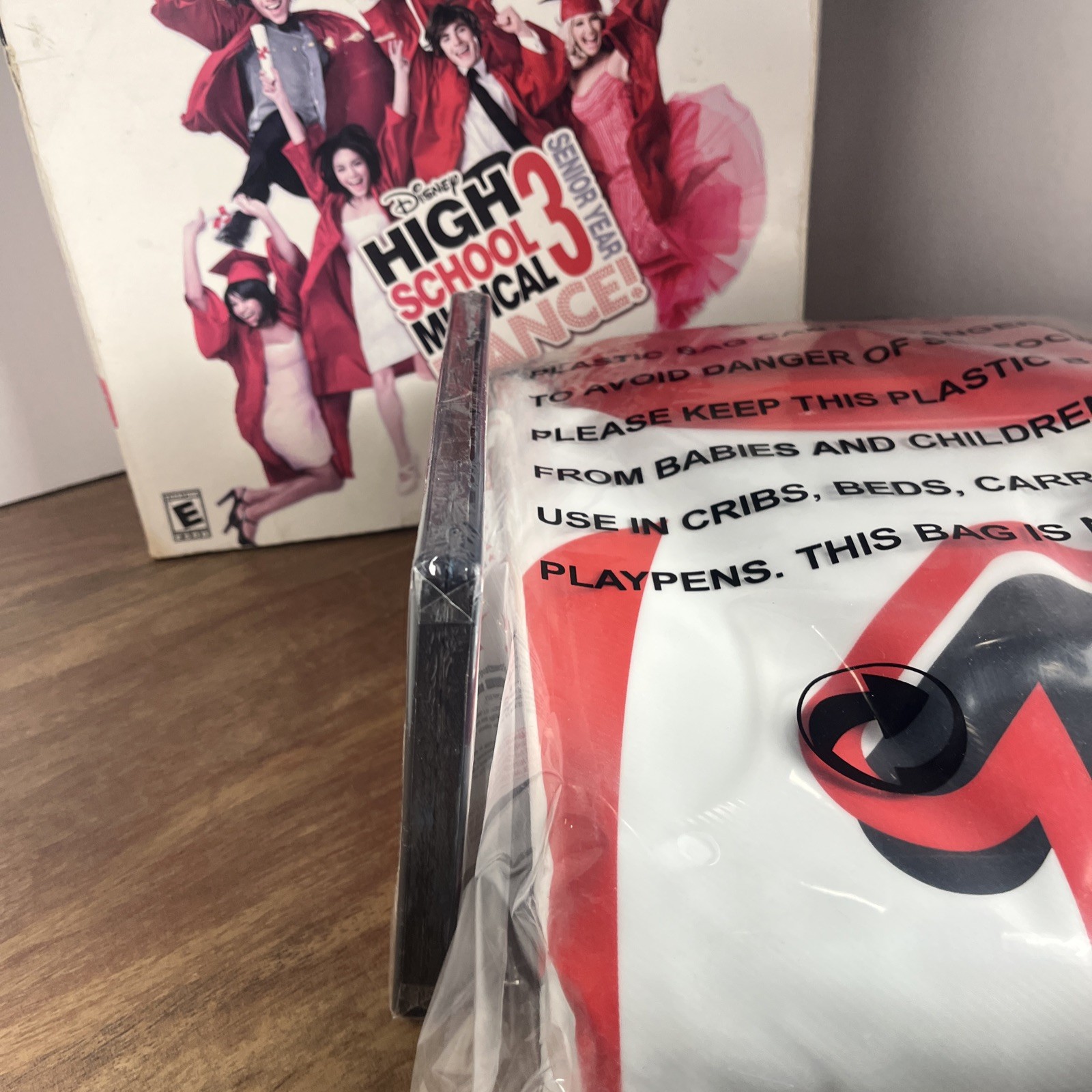 High School Musical 3: Senior Year Dance Bundle (Sony PS2) New Open Box