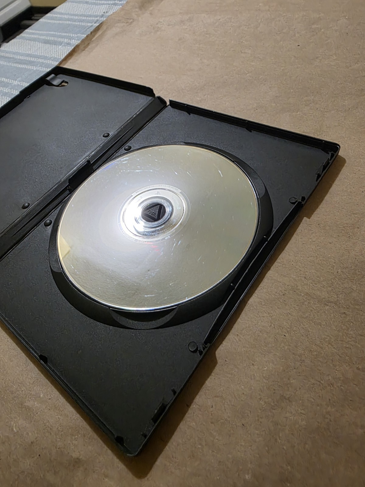 The Suffering Loose Disk Sony PlayStation 2 2004 Midway M Mature NTSC-U/C