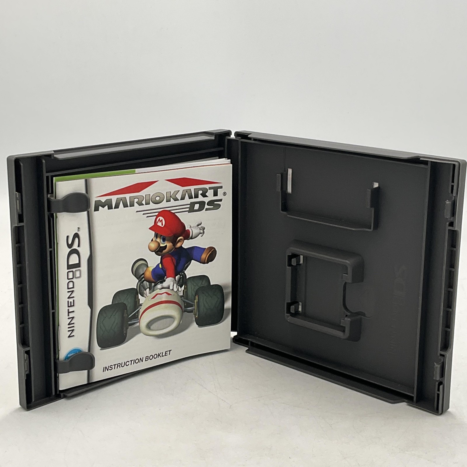 Mario Kart DS Nintendo DS Game Case Manual E Nintendo NTSC-U/C 2005 NO GAME