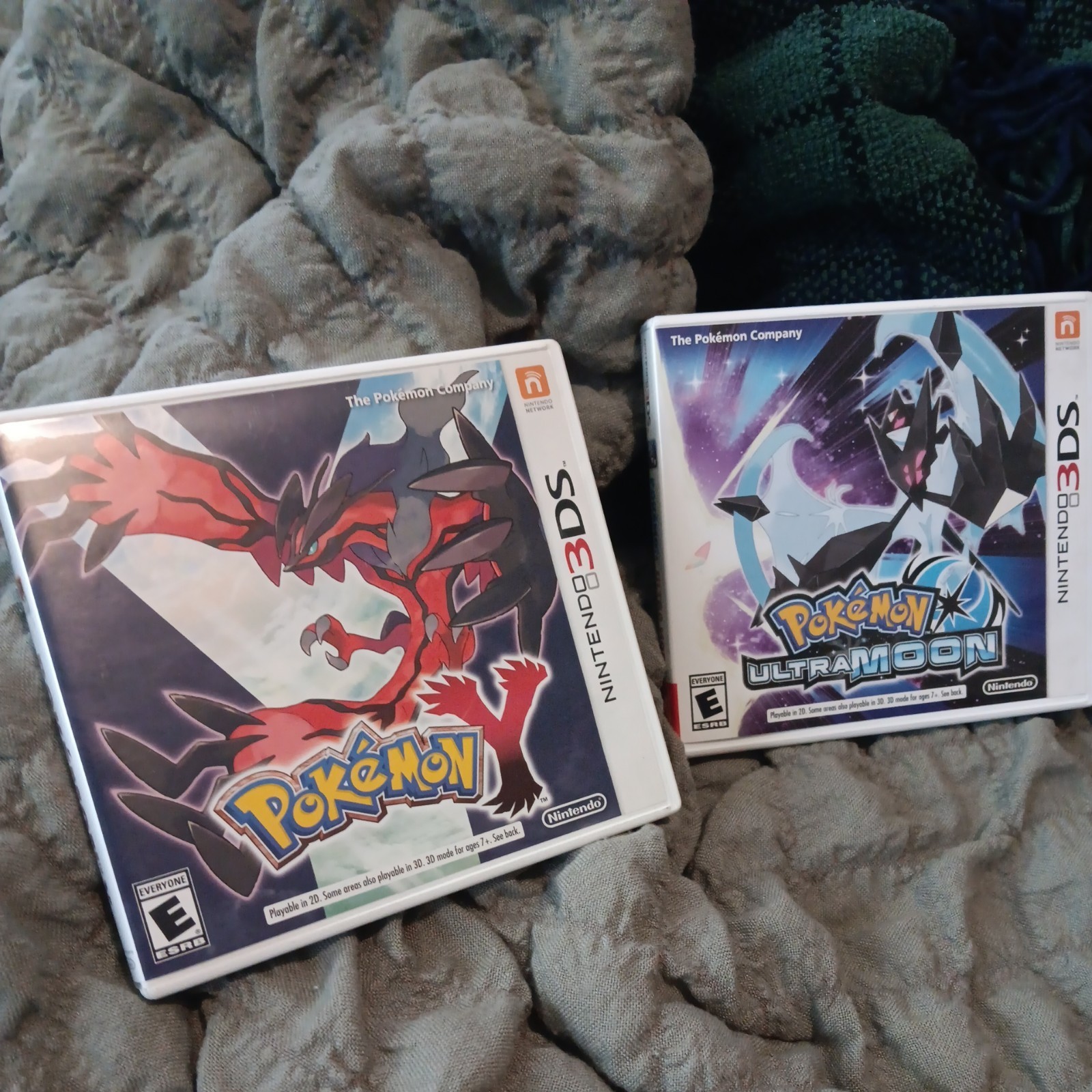 Pokémon Ultra Moon & Pokémon Y game lot (Nintendo 3DS)