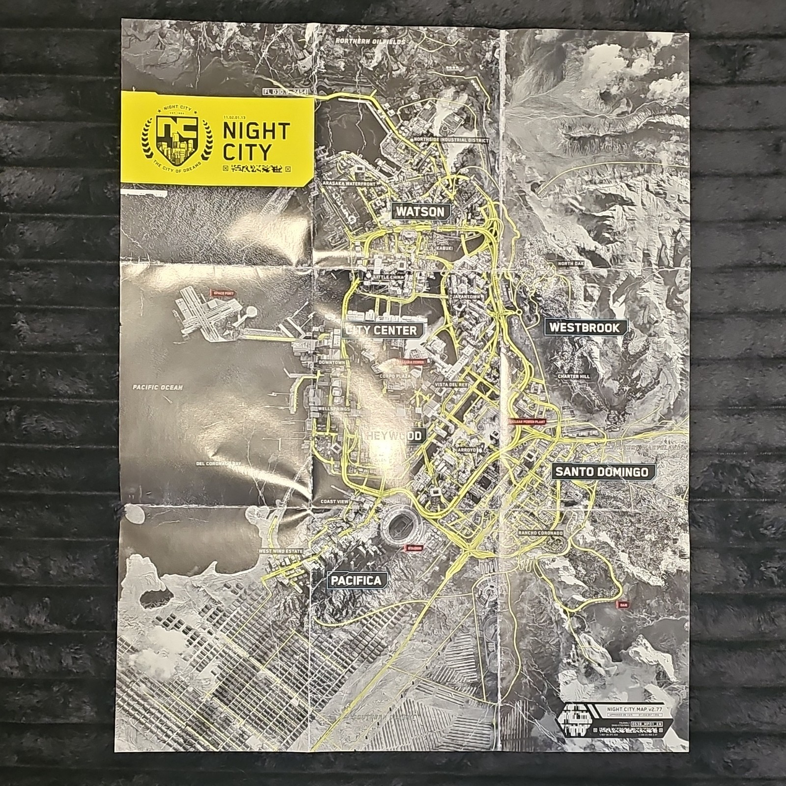 Cyberpunk 2077 (Xbox One) with World Compendium, Stickers, Post Cards, World Map