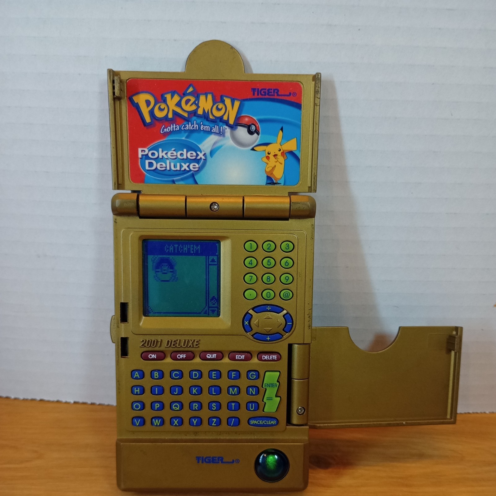 2001 POKEMON POKEDEX DELUXE GOLD EDITION TIGER NINTENDO Working Condition Read D