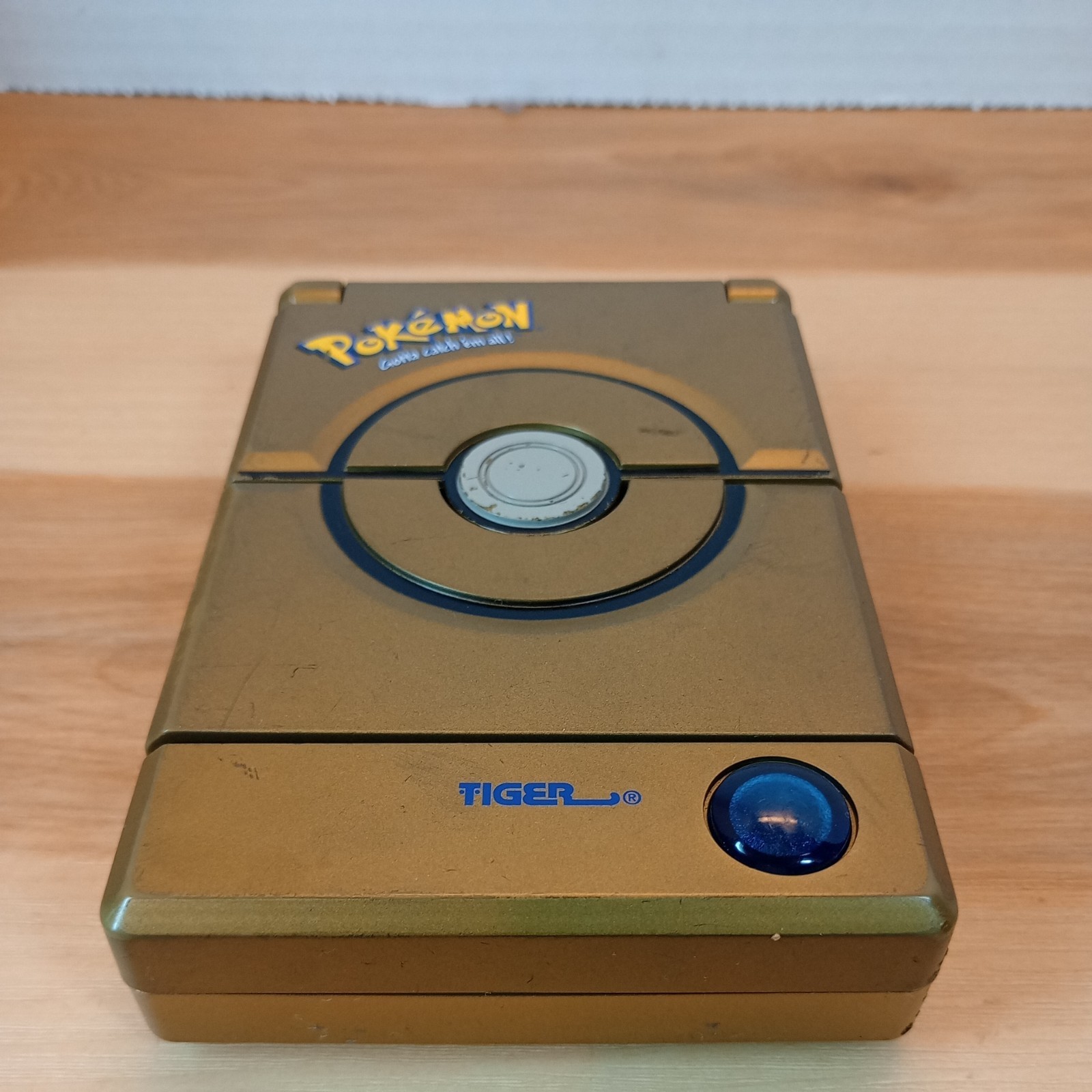 2001 POKEMON POKEDEX DELUXE GOLD EDITION TIGER NINTENDO Working Condition Read D