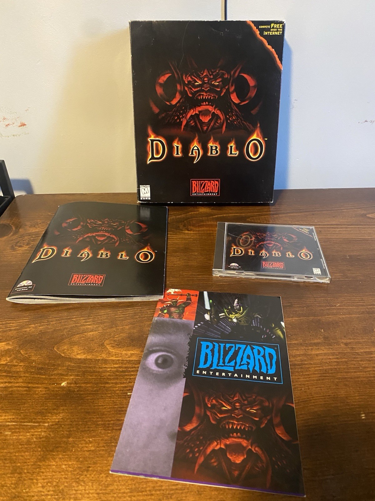 Diablo 1 PC CD-ROM 1996 Blizzard Ent Window 95) Big Box W/Manual & Insert CLEAN