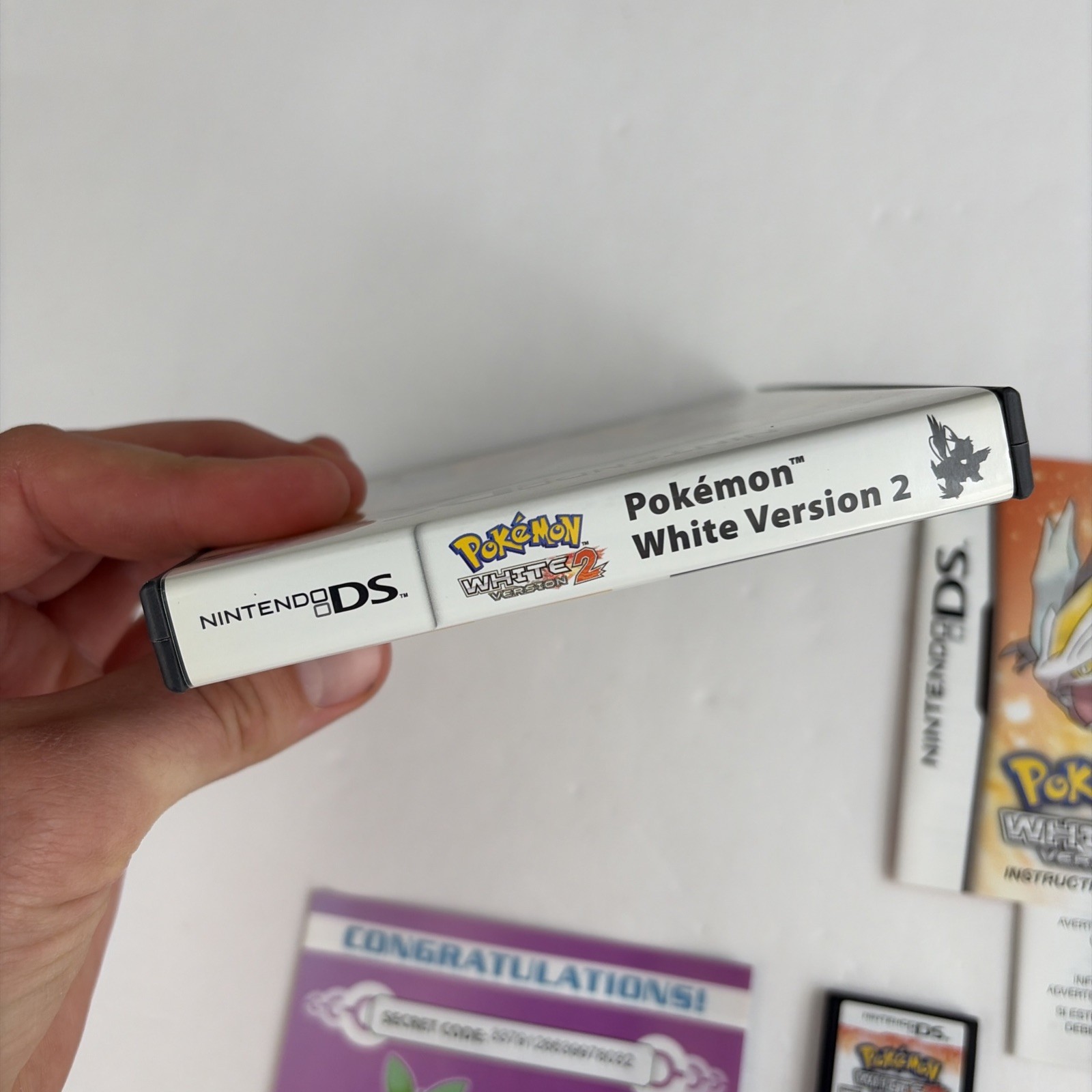 Pokemon White Version 2 WALMART VARIANT W Inserts Nintendo DS Complete Authentic