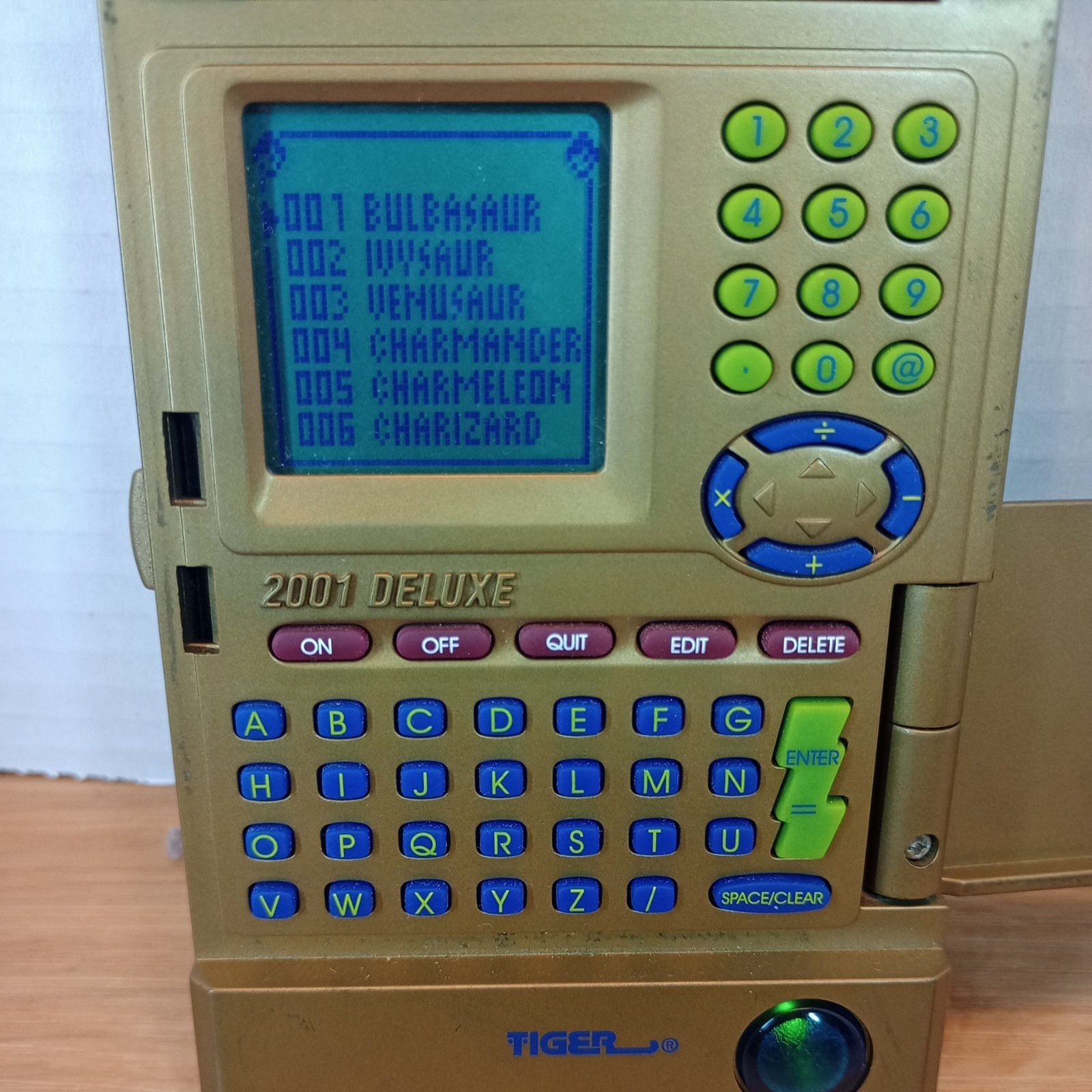 2001 POKEMON POKEDEX DELUXE GOLD EDITION TIGER NINTENDO Working Condition Read D