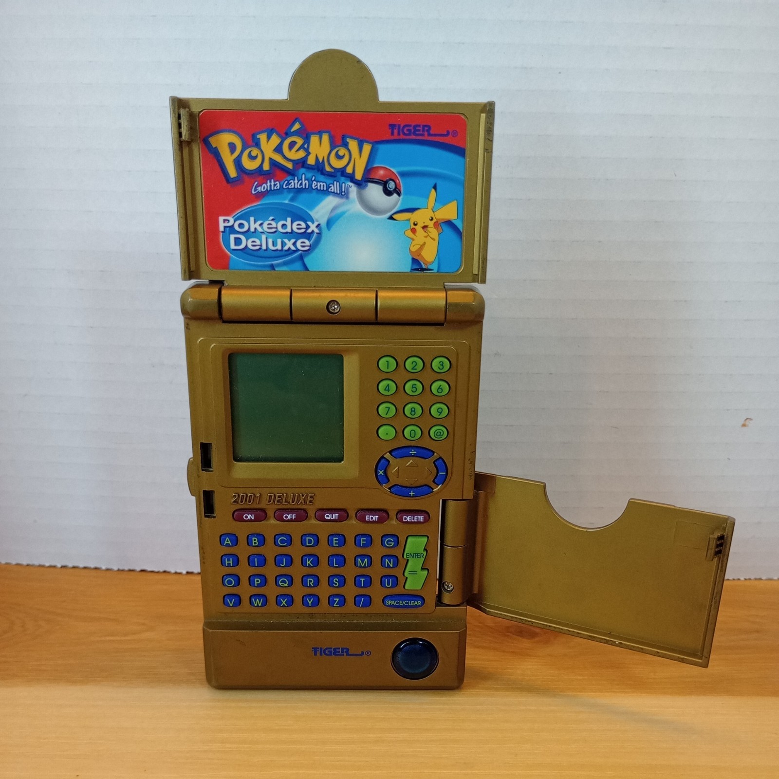 2001 POKEMON POKEDEX DELUXE GOLD EDITION TIGER NINTENDO Working Condition Read D