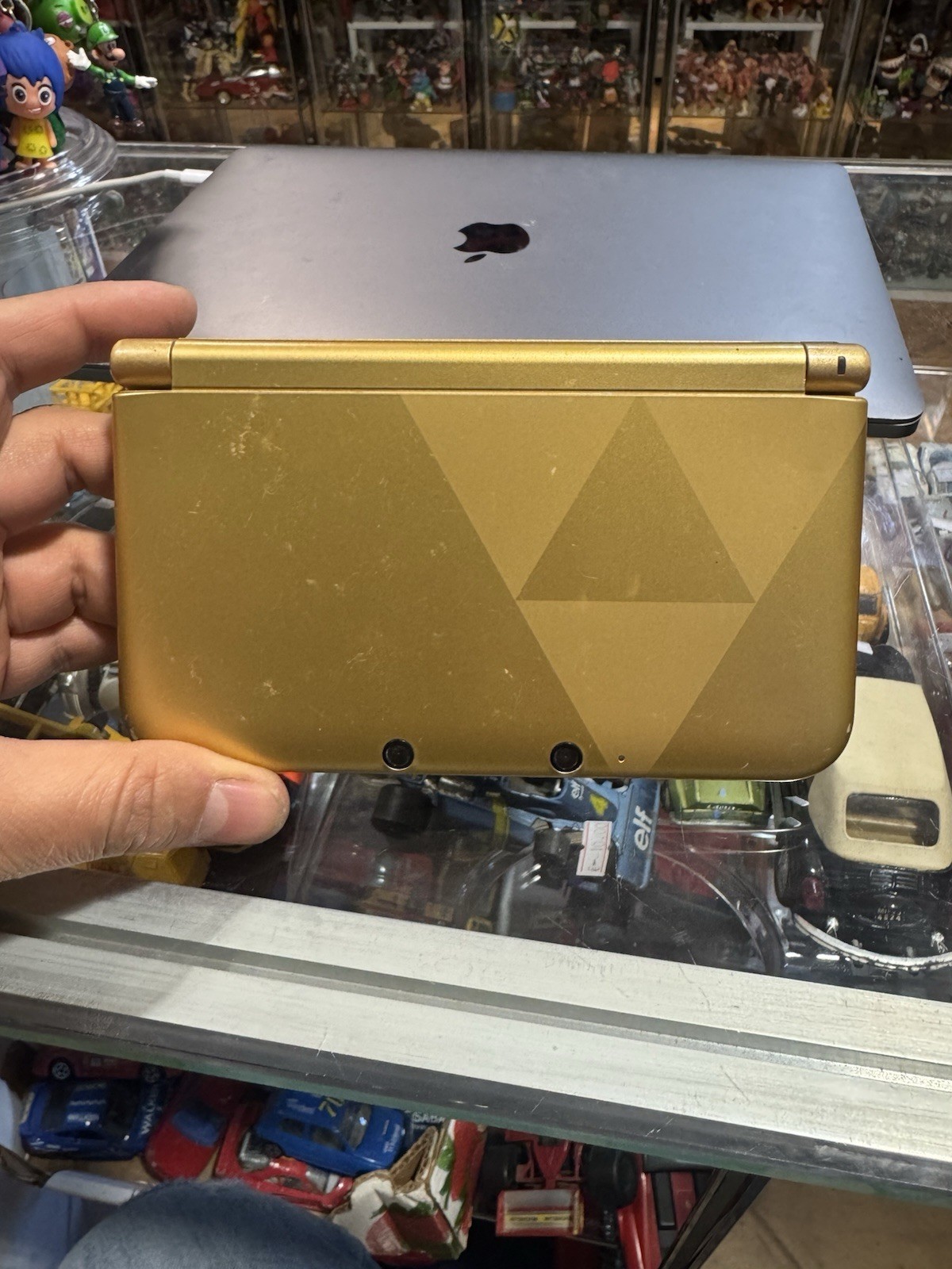Nintendo 3DS XL The Legend of Zelda A Link Between Worlds Limited Edition Gold