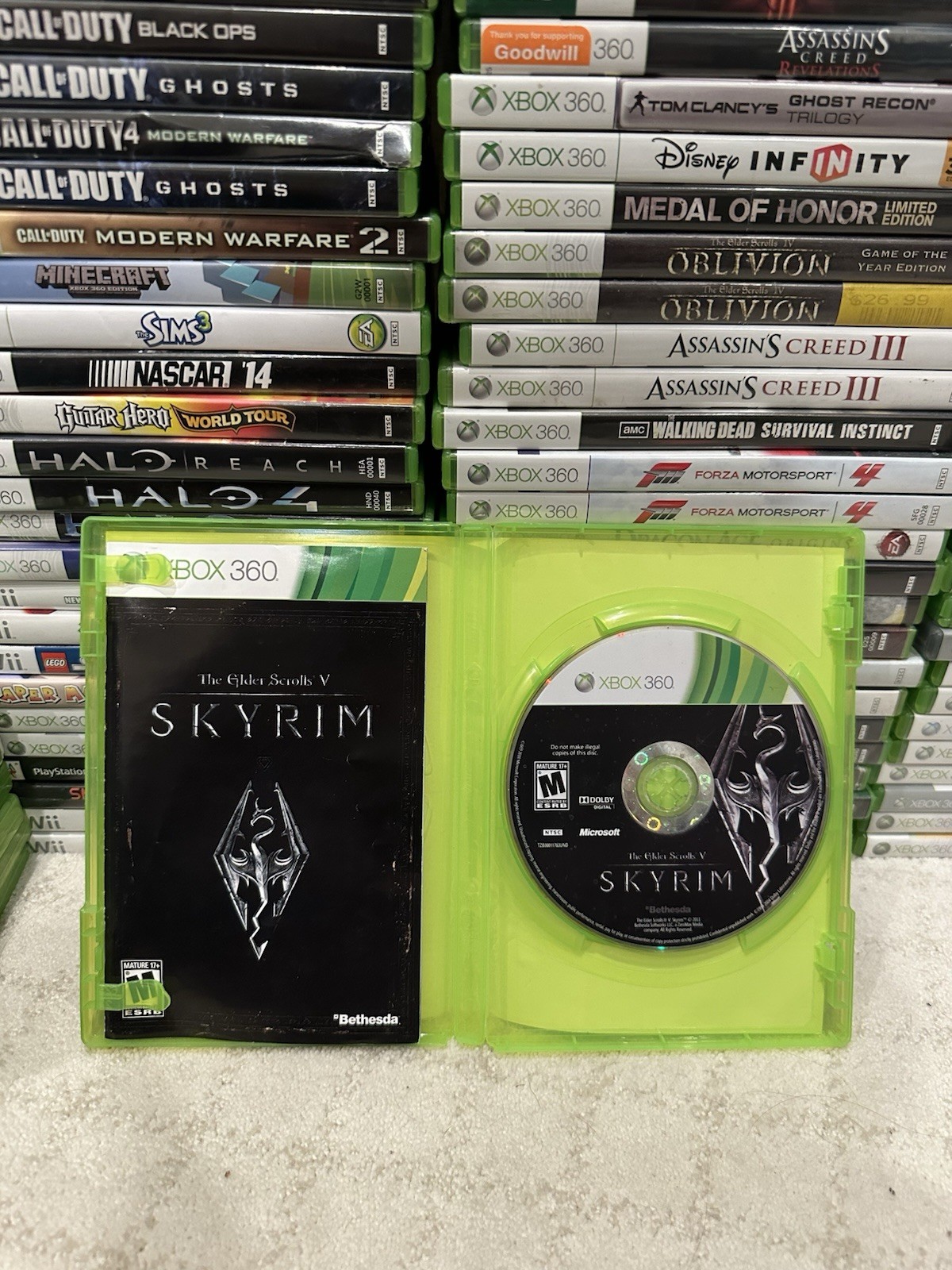 The Elder Scrolls V Skyrim (Microsoft Xbox 360) Complete CIB Tested
