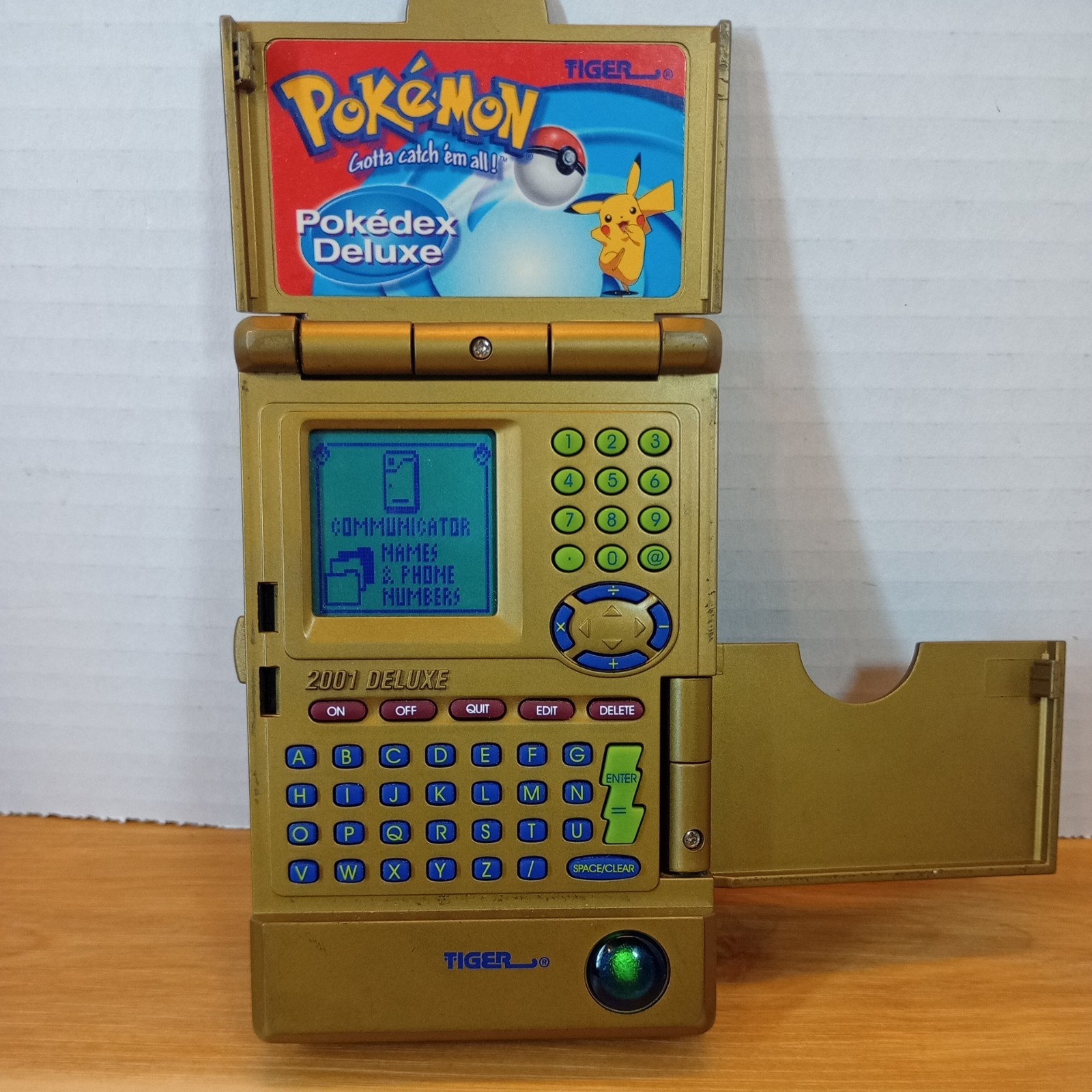2001 POKEMON POKEDEX DELUXE GOLD EDITION TIGER NINTENDO Working Condition Read D