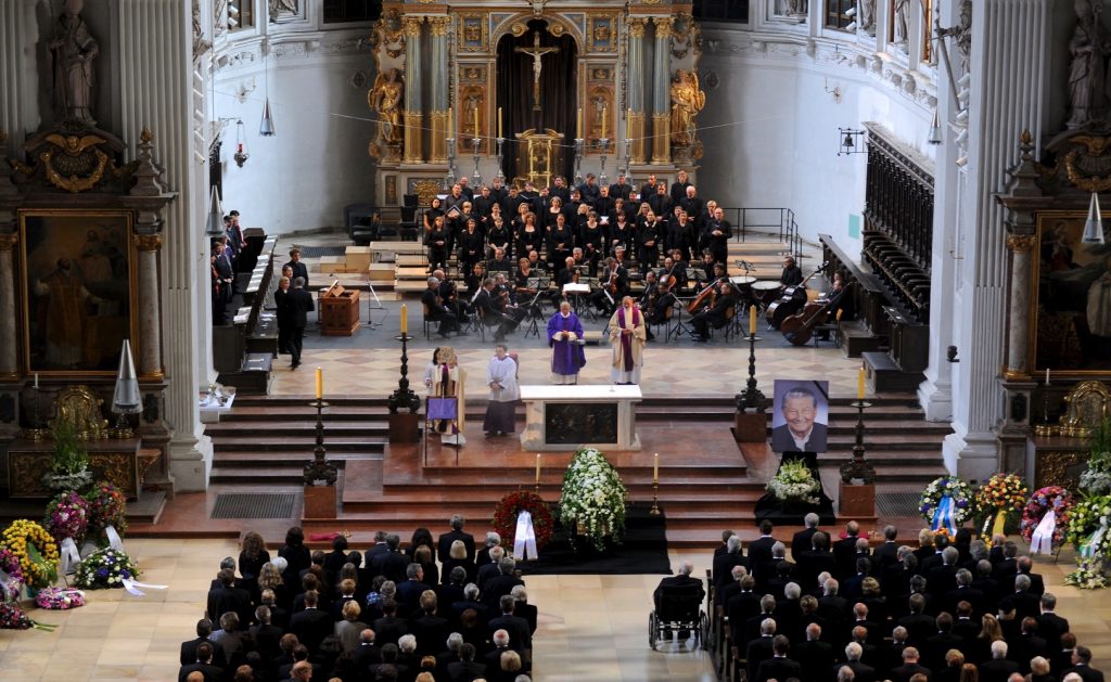 Abschied in der, Jesuitenkirche